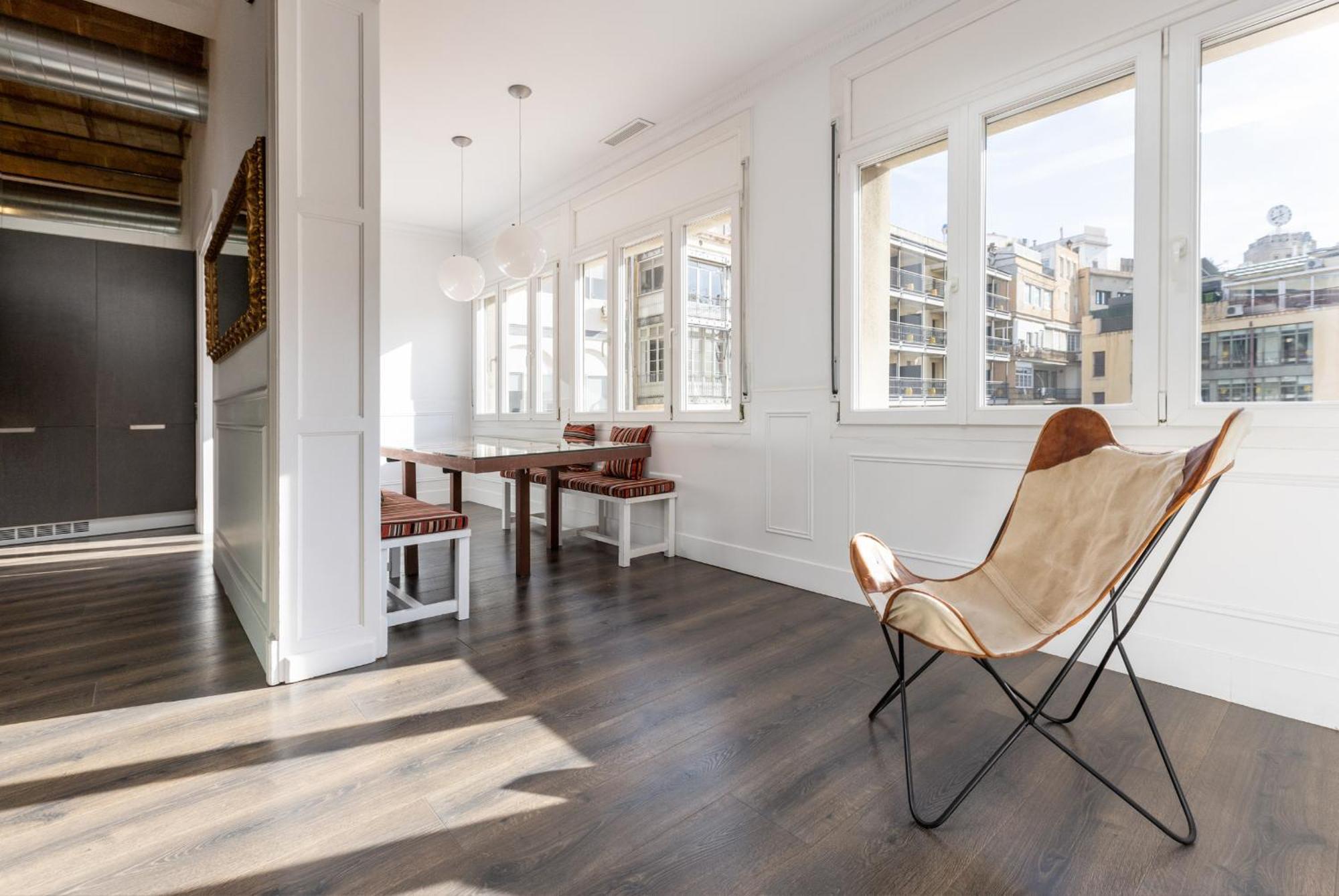 Enjoybcn Coliseum Apartment *